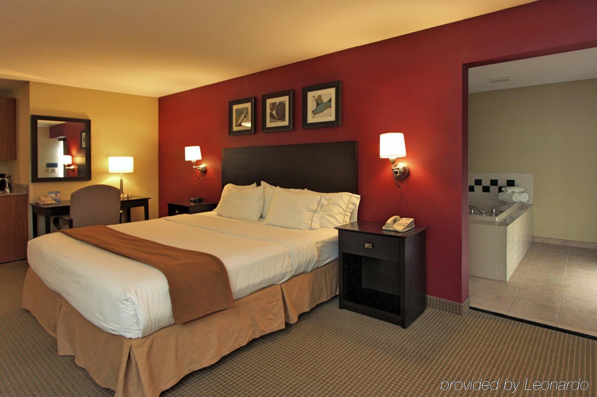 Holiday Inn Express Hotel & Suites Defiance By Ihg Dış mekan fotoğraf